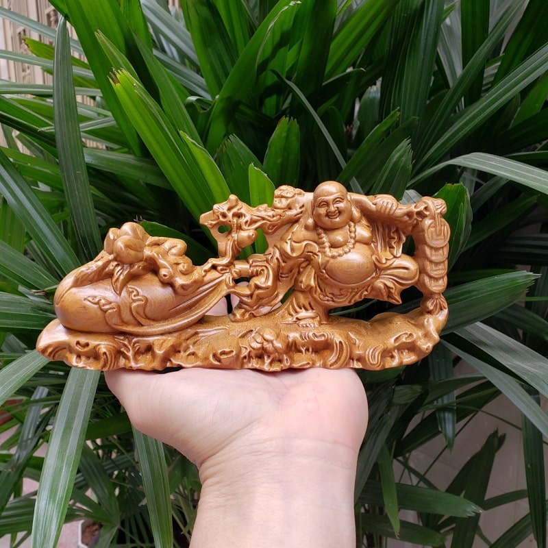 Nên để tượng gỗ gì trên xe ô tô
