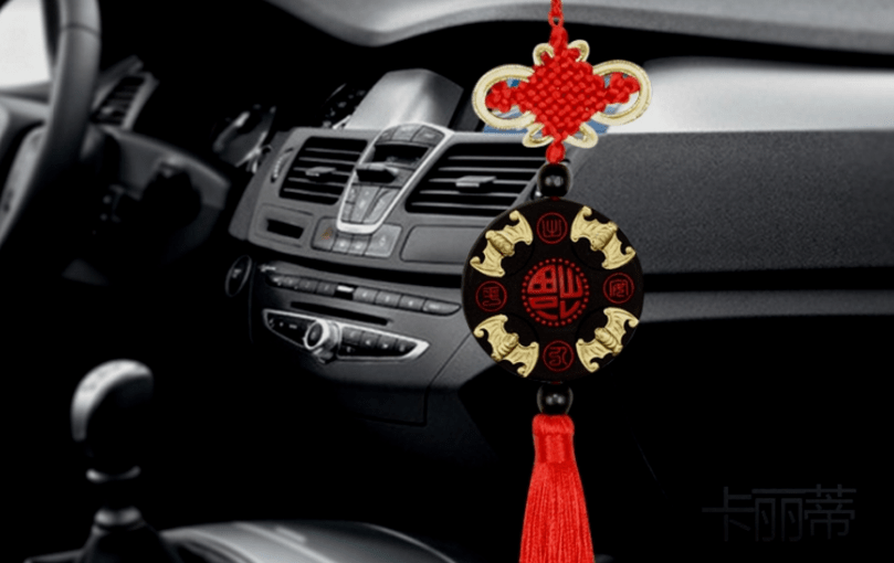 Mệnh Thổ nên để gì trong xe ô tô