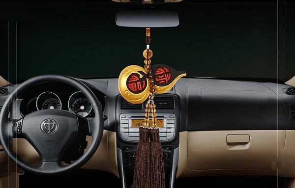 Mệnh Thổ nên để gì trong xe ô tô