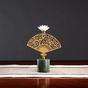 Quạt hoa văn phong cách cổ điển