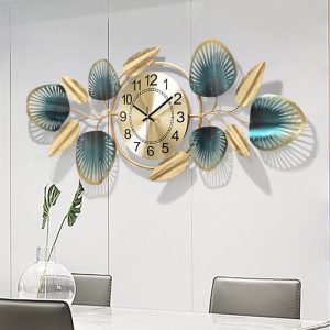 Đồng hồ treo tường kết hợp phù điêu