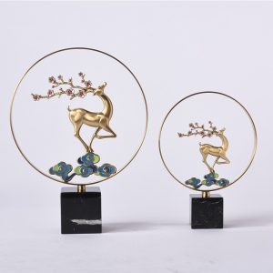 Hươu hoa anh đào trang trí