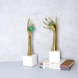 Mô hình bàn tay bằng đồng trang trí