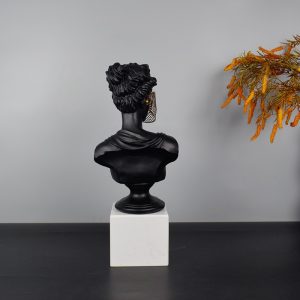 Tượng cô gái phong cách tân cổ điển