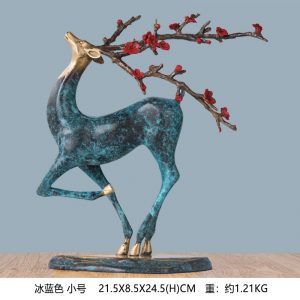 Hươu hoa anh đào mạ vàng bắt mắt