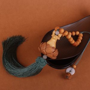 Khánh treo ô tô mặt Phật điêu khắc đẹp