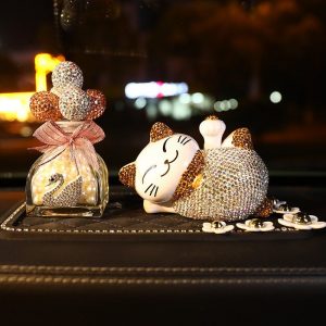 Mèo may mán vẫy tay trang trí ô tô xinh xắn