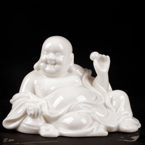 Tượng phật di lặc để xe ô tô mang lại may mắn