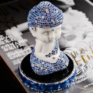 Tượng Như Lai bình an để xe oto mang lại tài lộc