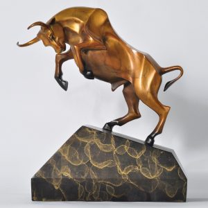 Tượng bò tót chất liệu bằng đồng