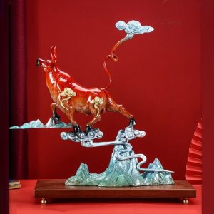 Tượng bò tót cưỡi mây bằng đồng bền bỉ
