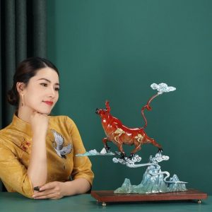 Tượng bò tót cưỡi mây bằng đồng bền bỉ