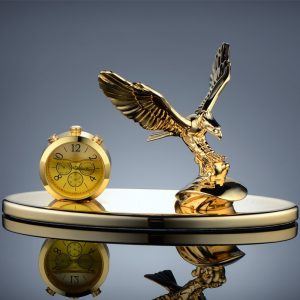 Tượng đại bàng tung cánh để taplo đẹp