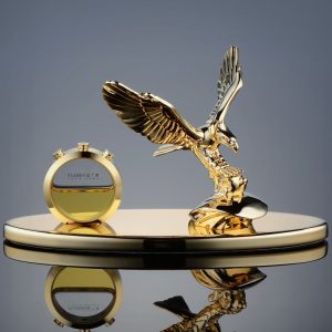 Tượng đại bàng tung cánh để taplo đẹp