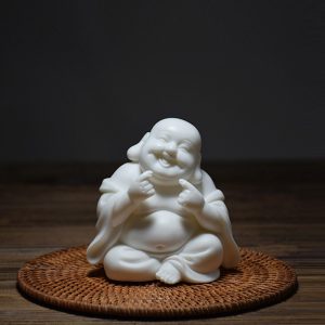 Tượng Di Lặc để xe ô tô bằng gốm sứ ý nghĩa