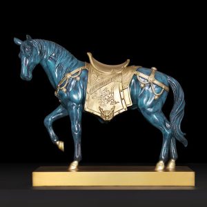 Ngựa mã đáo thành công trang trí phòng khách