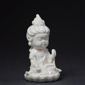 Tượng Quan Âm Bồ Tát để trên oto mang lại may mắn