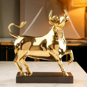 Tượng trâu vàng phong thủy may mắn