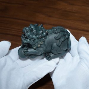 Tượng Tỳ Hưu phong thủy bày Taplo mang lại may mắn