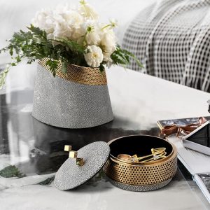 Bình cắm hoa phong cách đơn giản và hiện đại