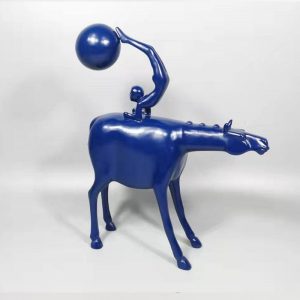 Mô hình người trên lưng ngựa trang trí nghệ thuật