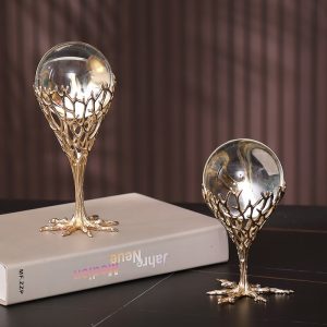 Quả cầu pha lê sáng tạo bày tủ rượu