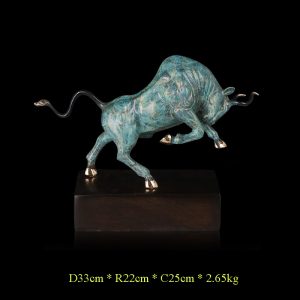 Tượng bò tót tài chính sang trọng