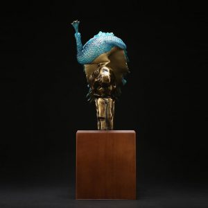 Tượng chim công phong thủy may mắn