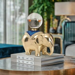 Tượng voi cõng quả cầu pha lê đáng yêu