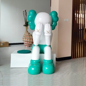 Mô hình gấu Kaws che mặt CD968